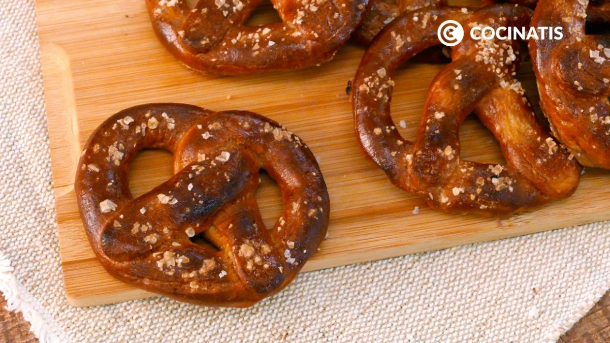 Pretzels, bretzels o lazos salados ¡la receta alemana! | Cocinatis