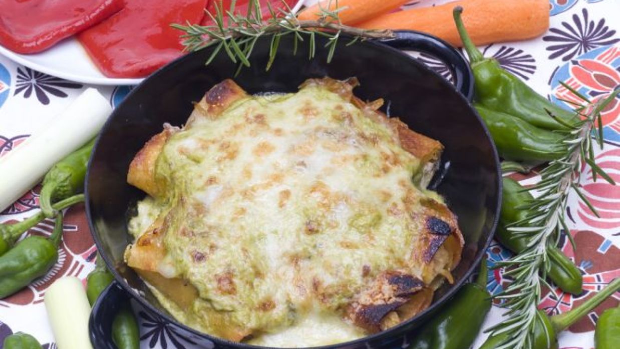 Receta De Enchiladas De Pollo Con Queso Enrique Fleischmann